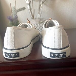 Sperry woman’s Pier View Sneaker.